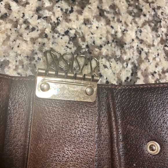 GUCCI Key and Card Holder - Picture 8 of 10
